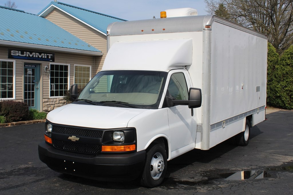 2016 Chevrolet Express Image 12