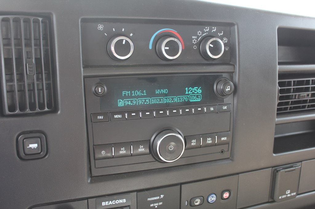 2016 Chevrolet Express Image 16