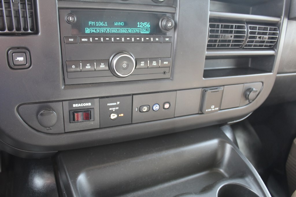 2016 Chevrolet Express Image 17