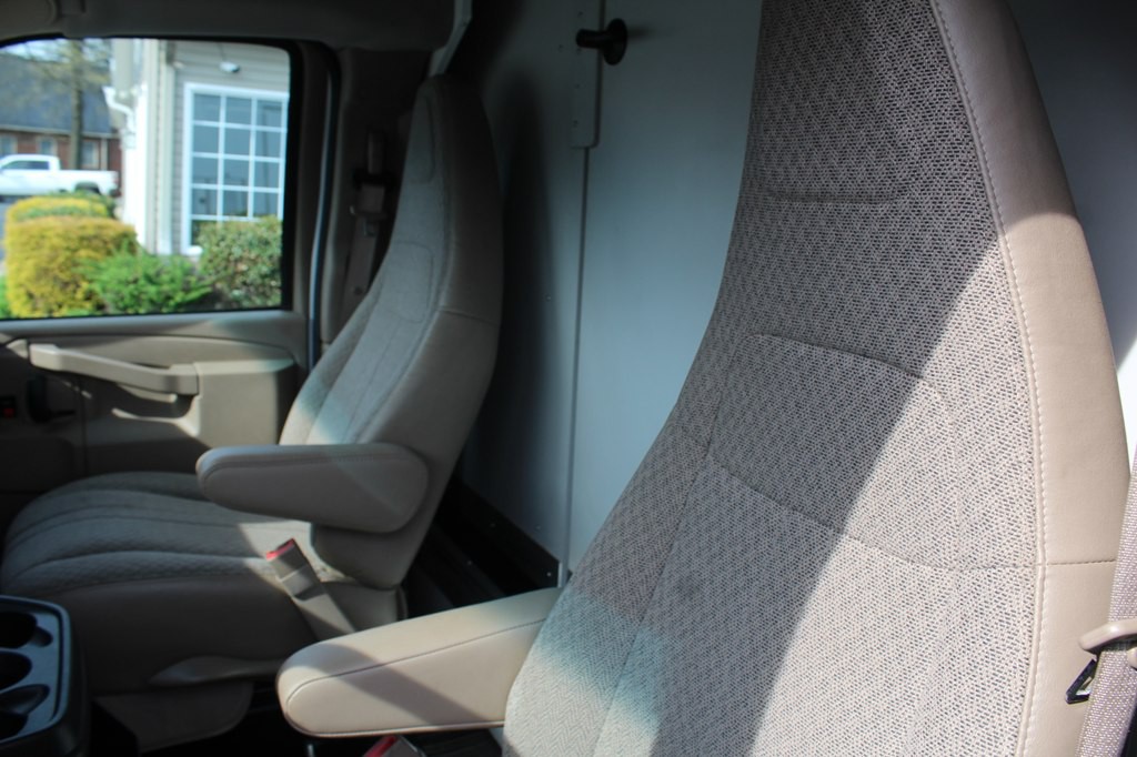 2016 Chevrolet Express Image 20