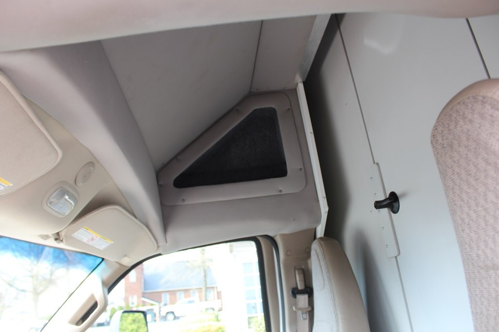 2016 Chevrolet Express Image 21