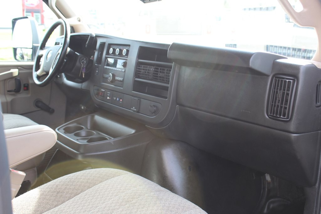 2016 Chevrolet Express Image 23