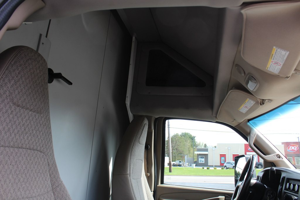 2016 Chevrolet Express Image 26