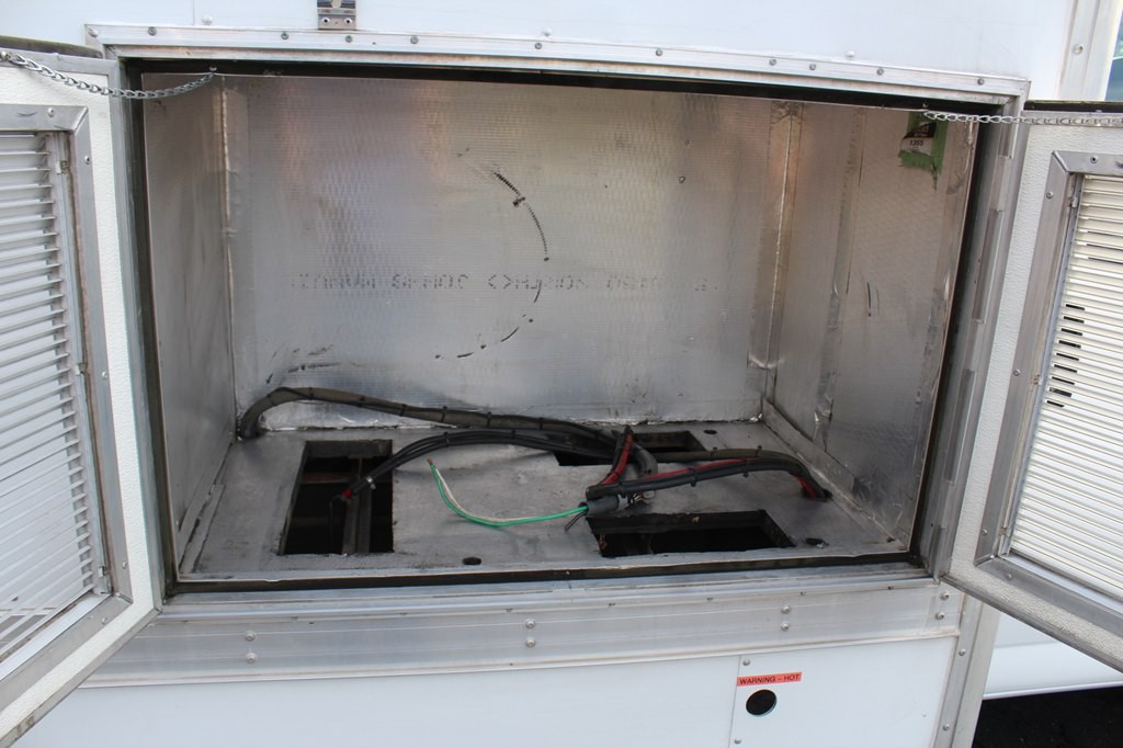 2016 Chevrolet Express Image 28