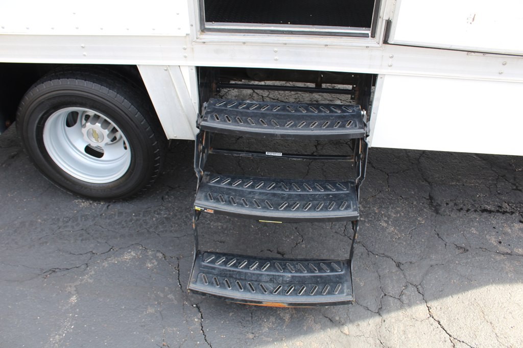 2016 Chevrolet Express Image 29