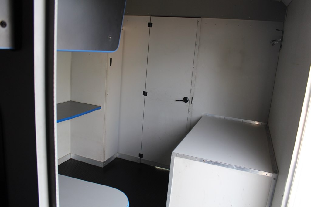 2016 Chevrolet Express Image 30