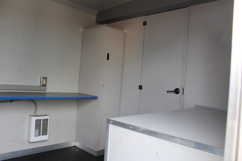 2016 Chevrolet Express Image 32