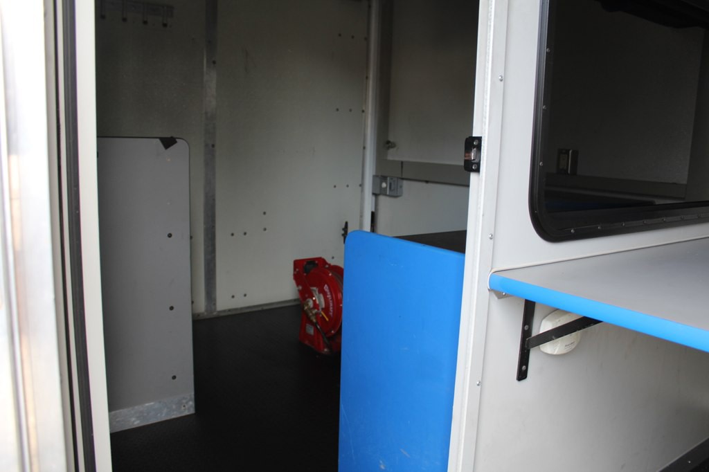 2016 Chevrolet Express Image 33