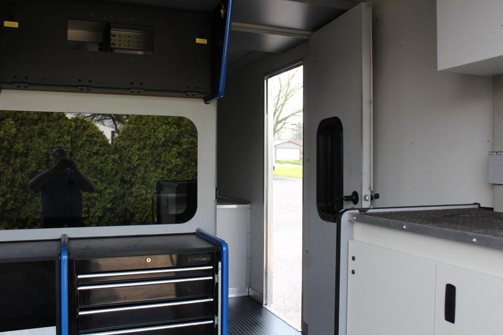 2016 Chevrolet Express Image 37