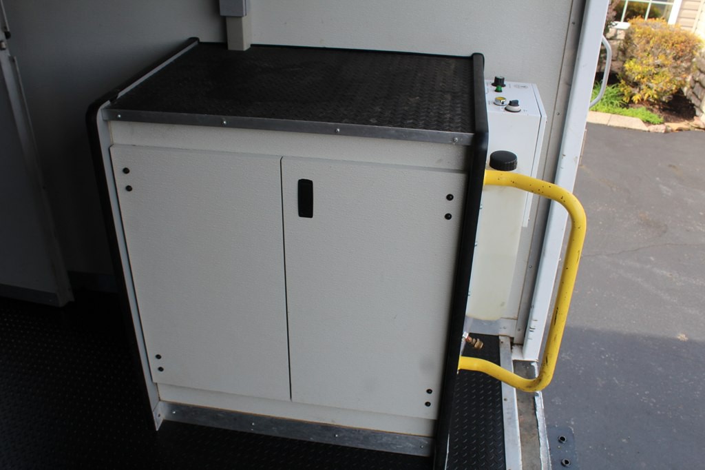 2016 Chevrolet Express Image 38