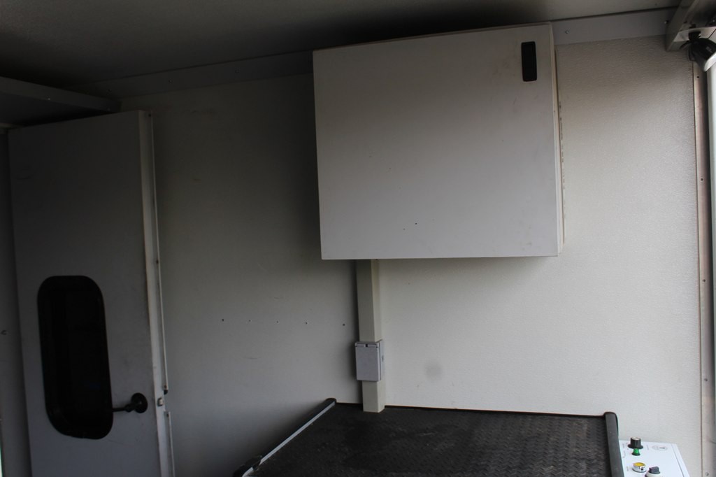 2016 Chevrolet Express Image 39