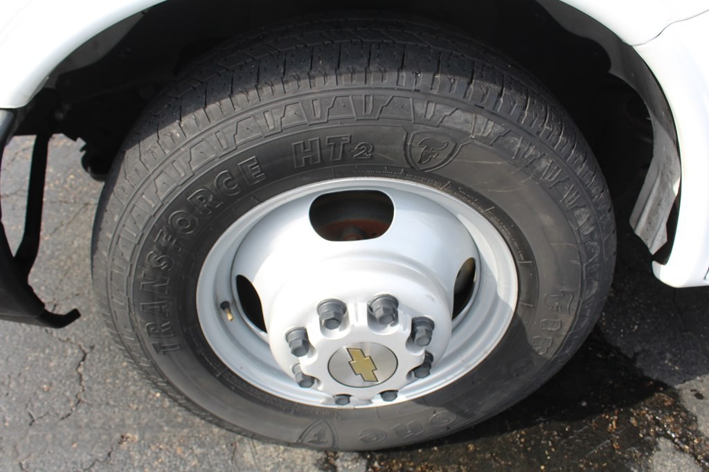 2016 Chevrolet Express Image 43