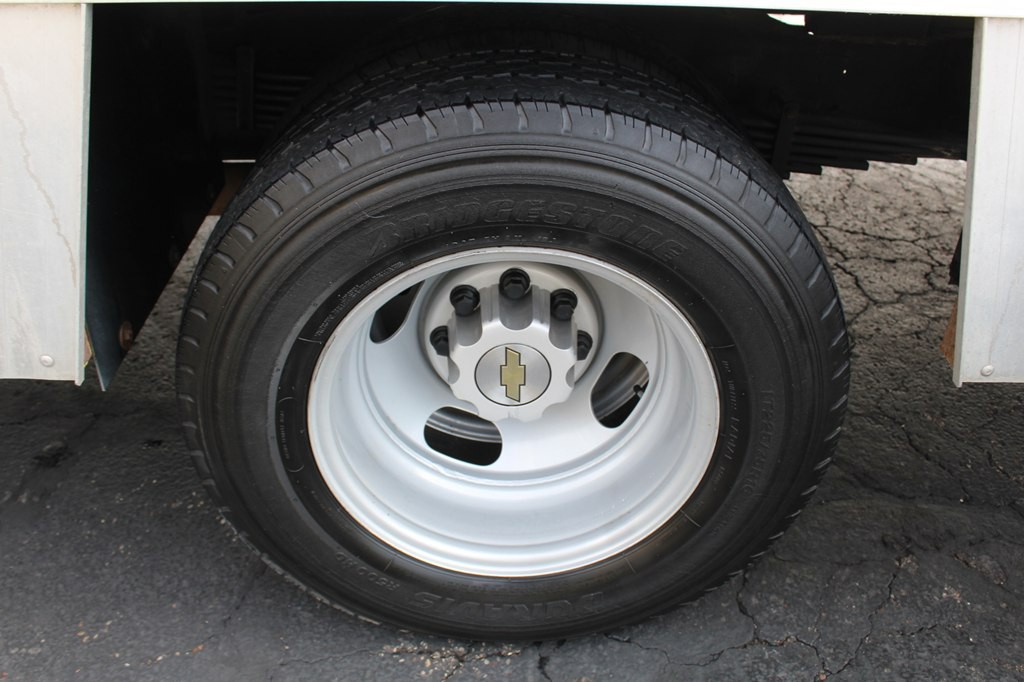 2016 Chevrolet Express Image 45