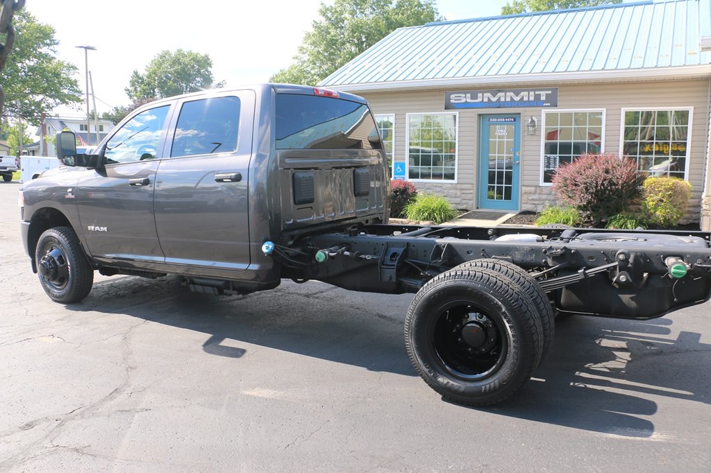 2022 RAM 3500 Image 3