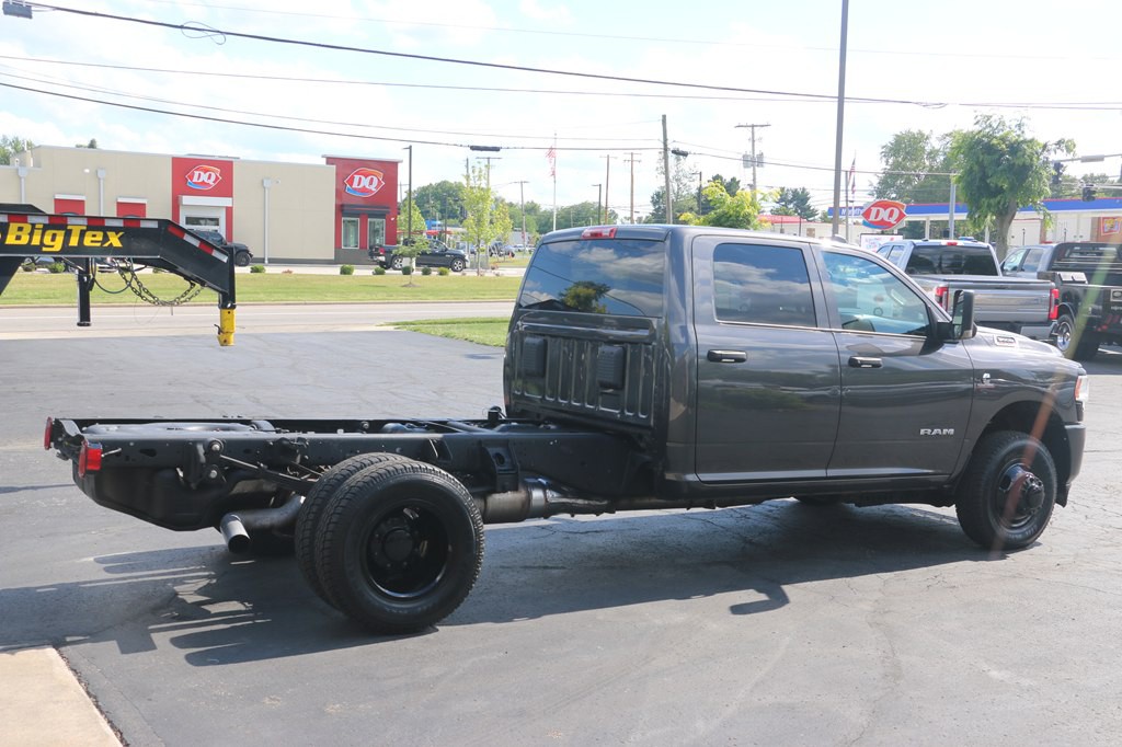 2022 RAM 3500 Image 5