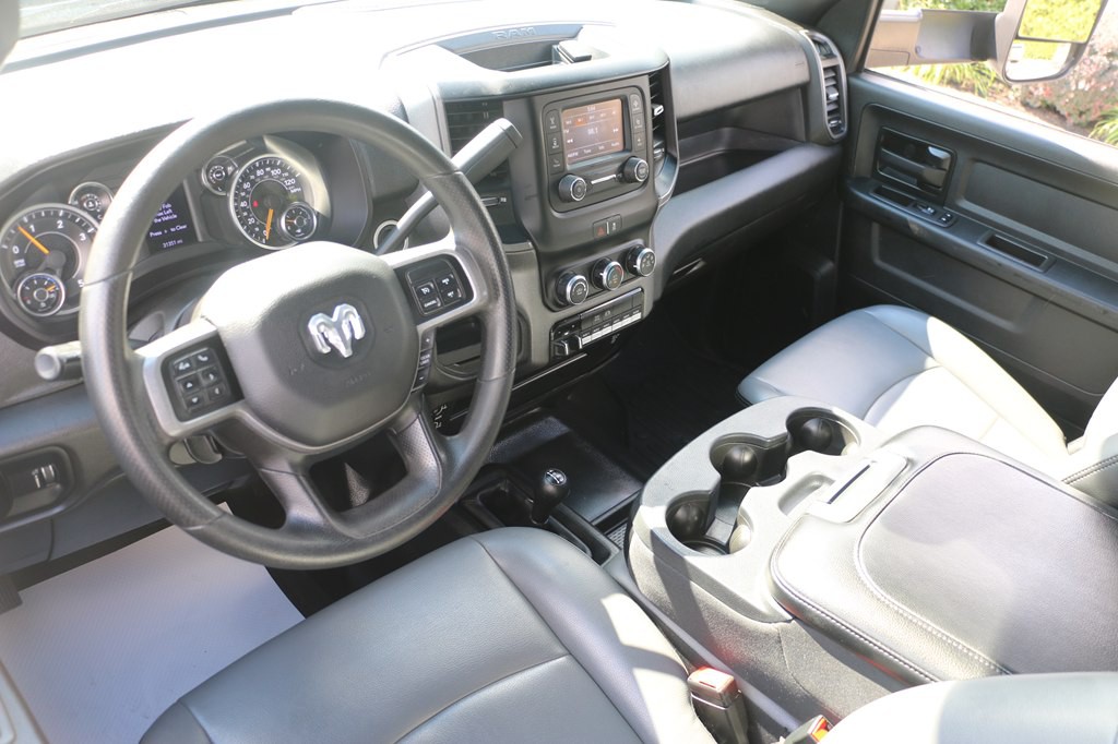2022 RAM 3500 Image 9