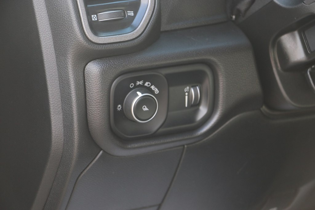 2022 RAM 3500 Image 12