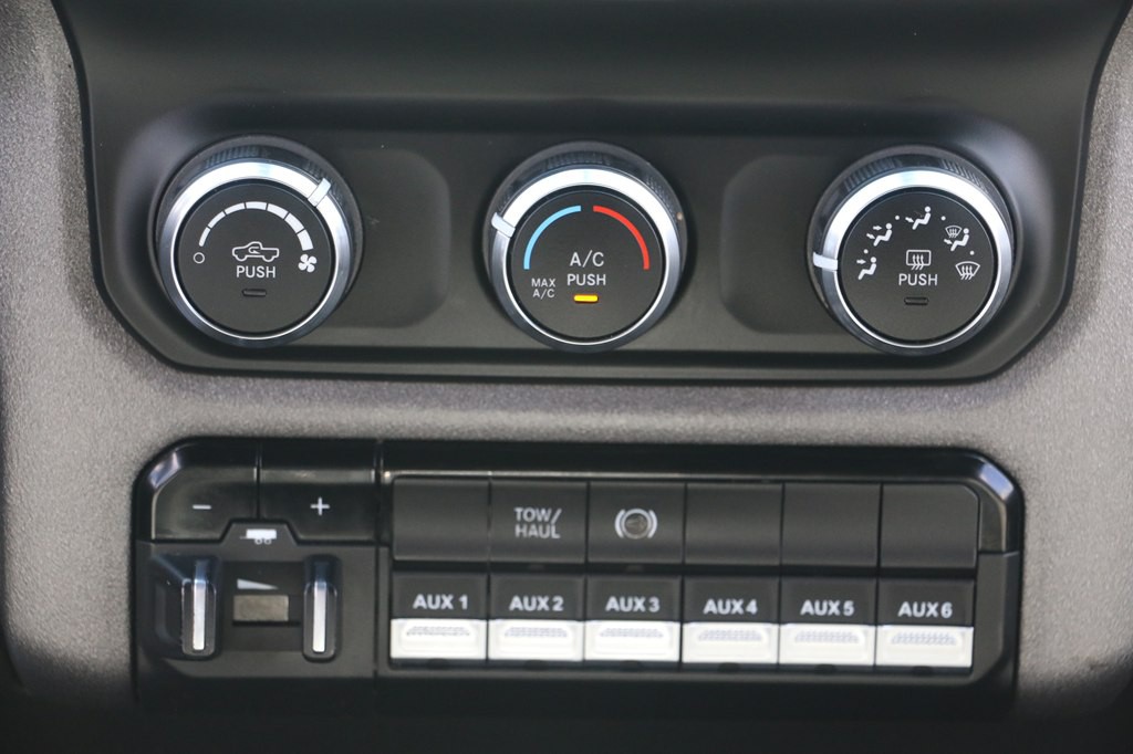 2022 RAM 3500 Image 16