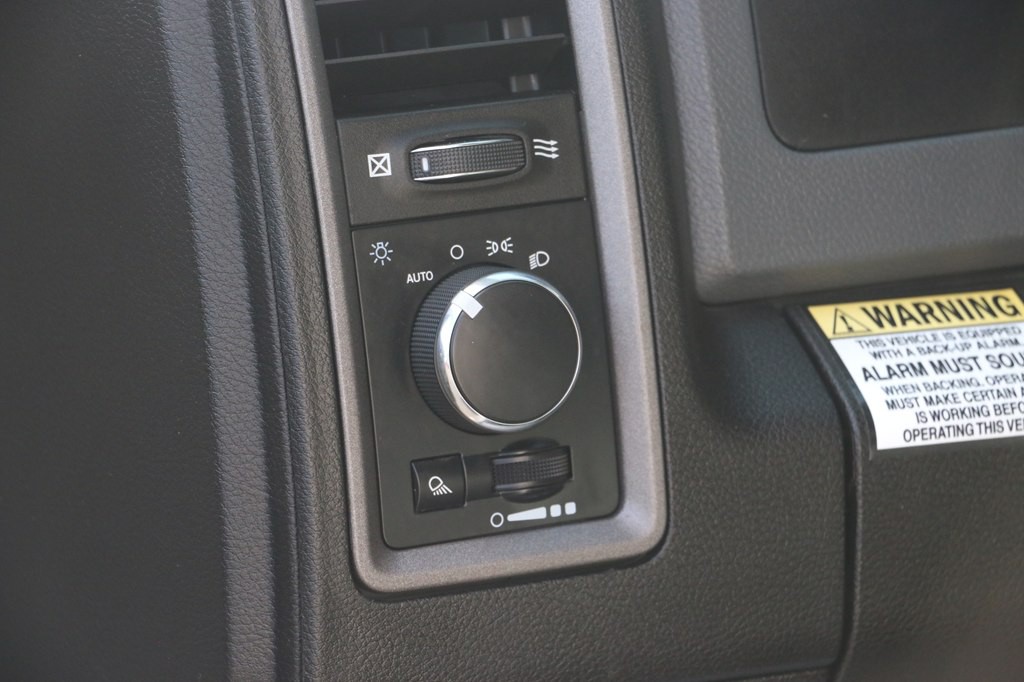 2018 RAM 3500 Image 12