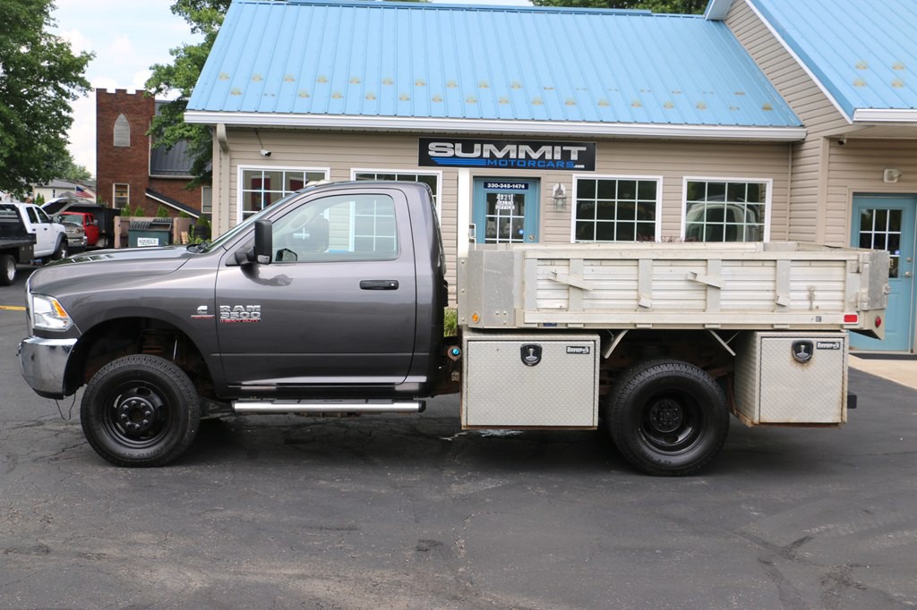 2016 RAM 3500 Image 2