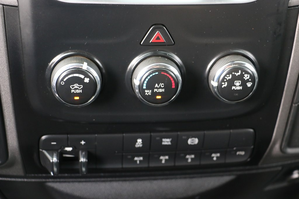 2016 RAM 3500 Image 16