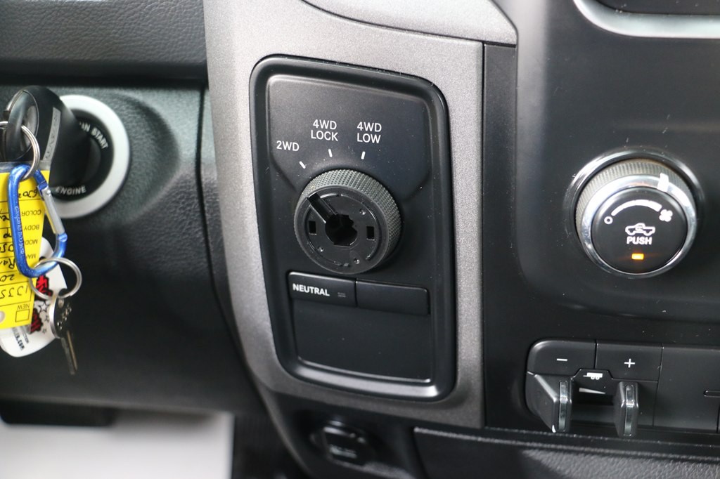 2016 RAM 3500 Image 17