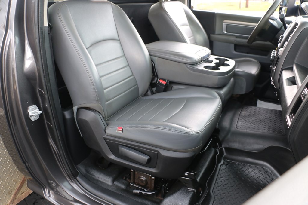 2016 RAM 3500 Image 28