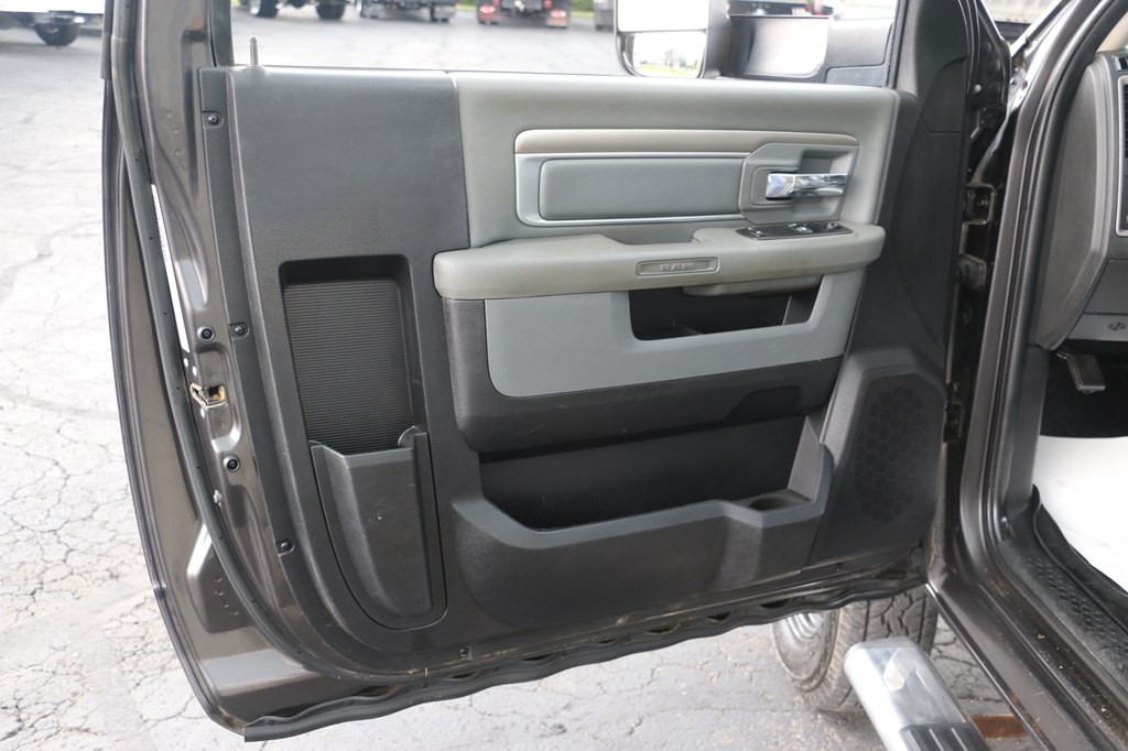 2016 RAM 3500 Image 31