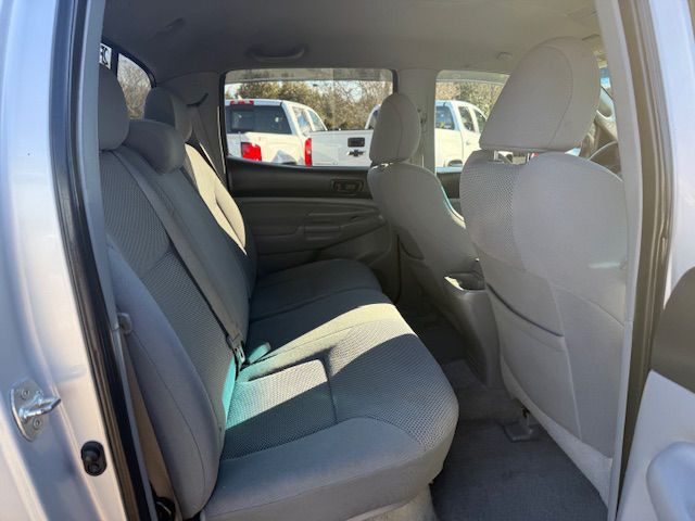 2011 Toyota Tacoma Image 21