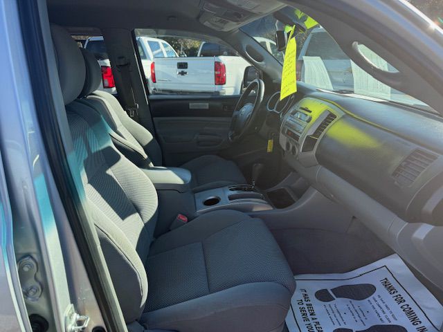 2011 Toyota Tacoma Image 24