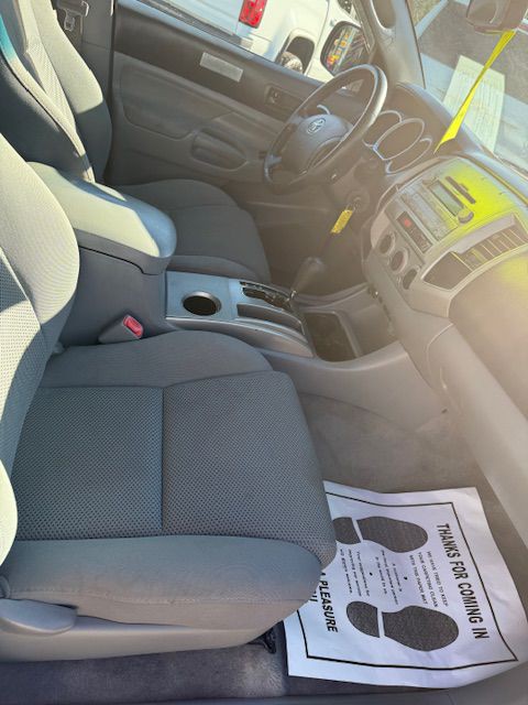 2011 Toyota Tacoma Image 25