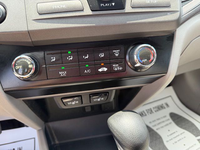 2012 Honda Civic Image 25
