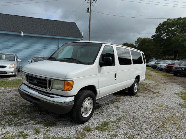 2007 Ford Econoline Image 3