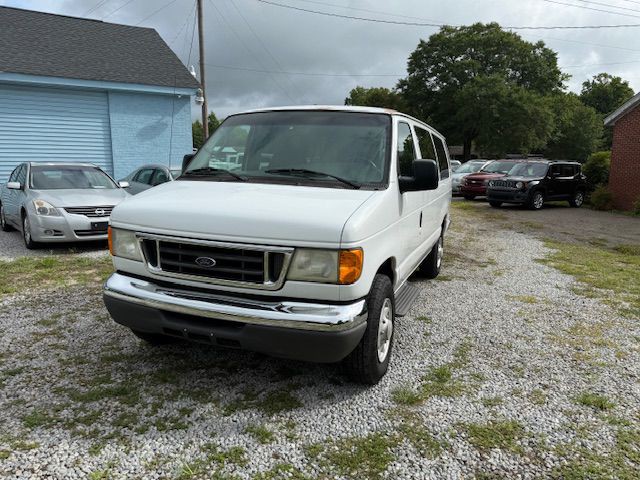 2007 Ford Econoline Image 4