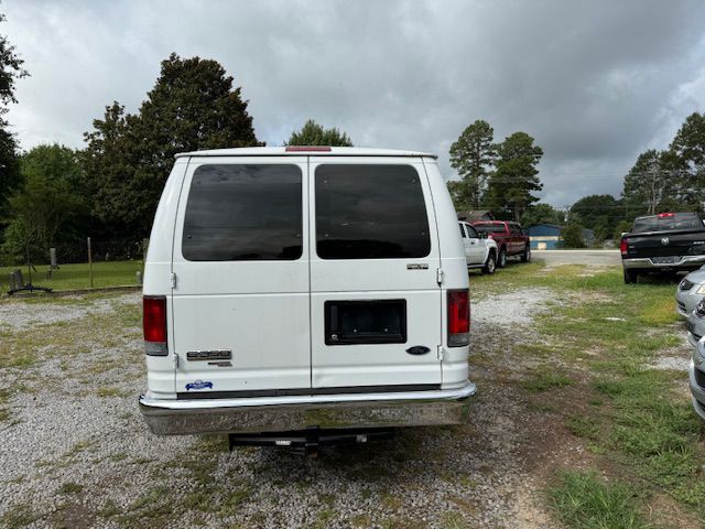 2007 Ford Econoline Image 9