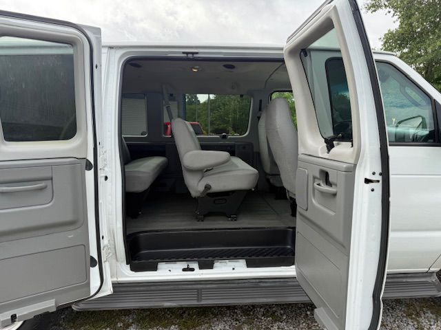 2007 Ford Econoline Image 15