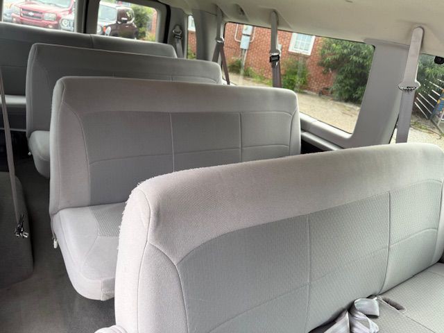 2007 Ford Econoline Image 17