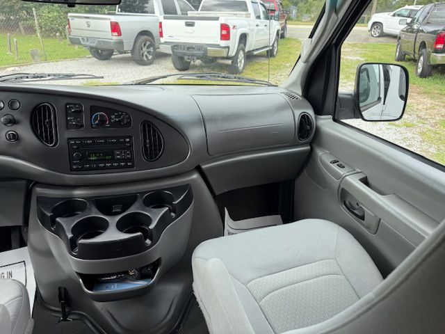 2007 Ford Econoline Image 21