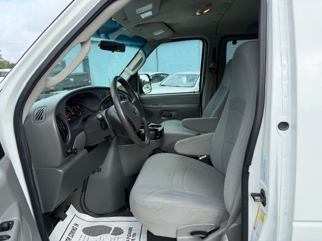 2007 Ford Econoline Image 27