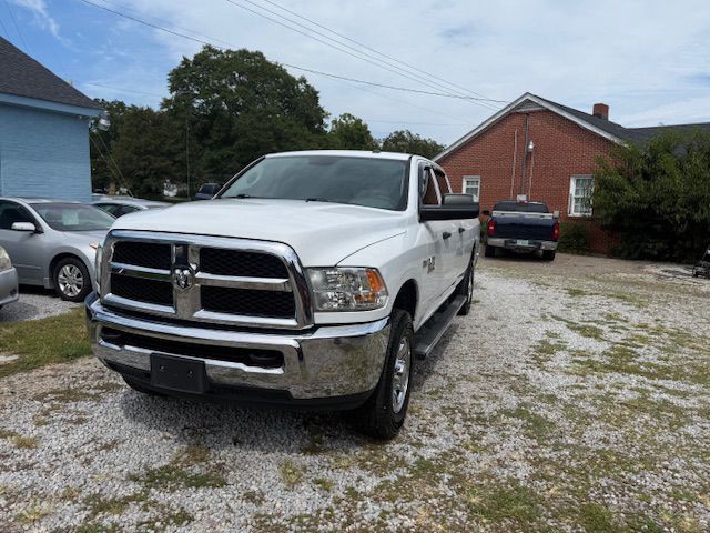 2018 RAM 3500 Image 2