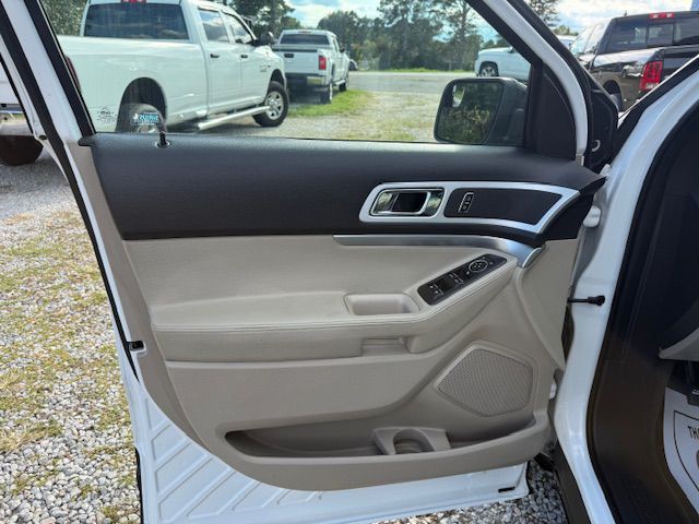 2015 Ford Explorer Image 15
