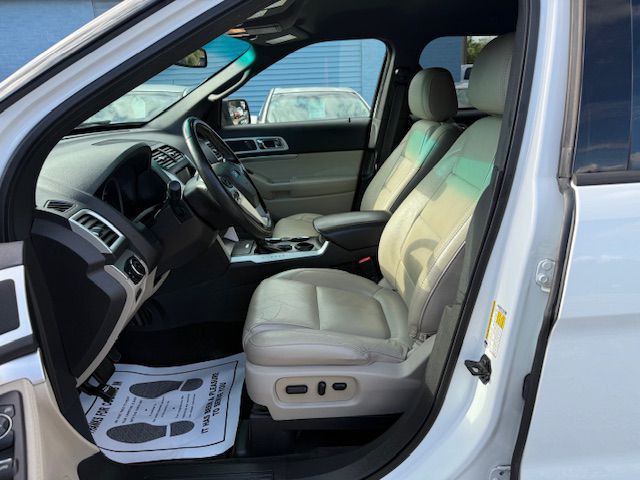 2015 Ford Explorer Image 16