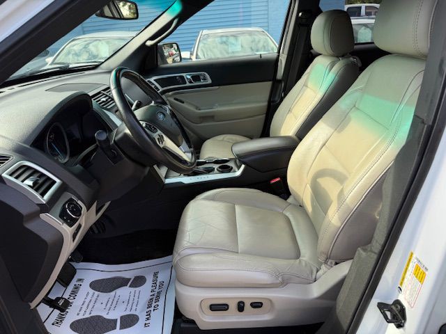 2015 Ford Explorer Image 17