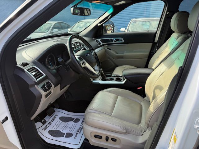 2015 Ford Explorer Image 18