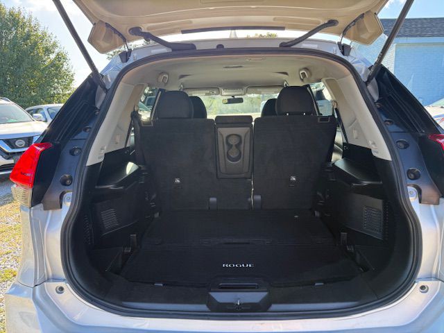 2017 Nissan Rogue Image 12