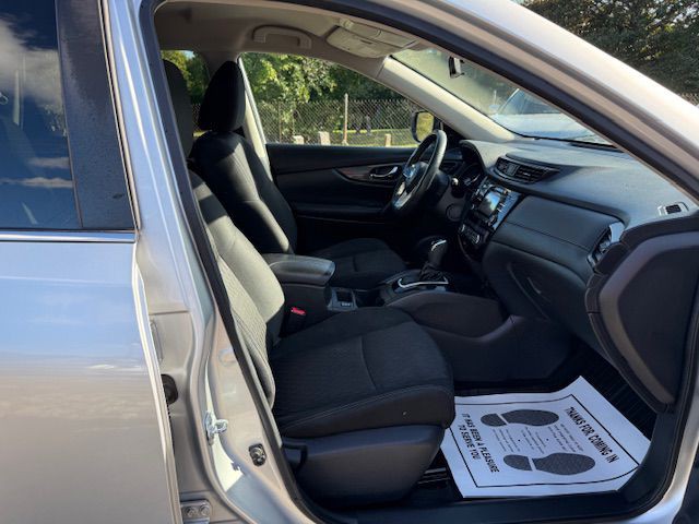 2017 Nissan Rogue Image 30