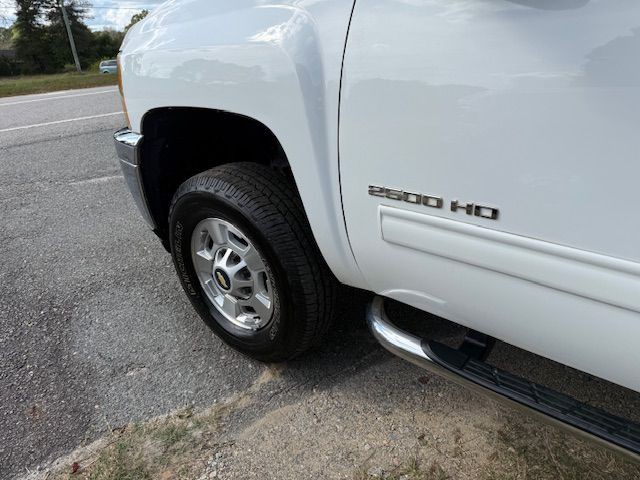 2011 Chevrolet Silverado 1500 Image 12