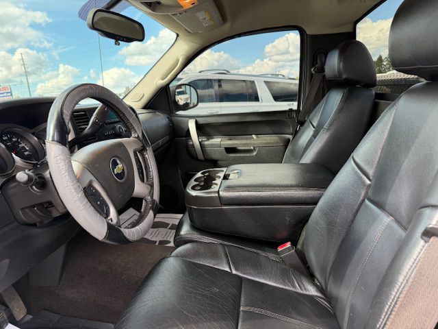 2011 Chevrolet Silverado 1500 Image 17