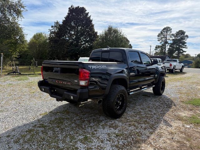 2016 Toyota Tacoma Image 9