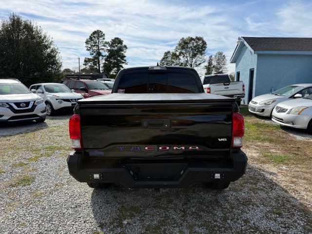 2016 Toyota Tacoma Image 12